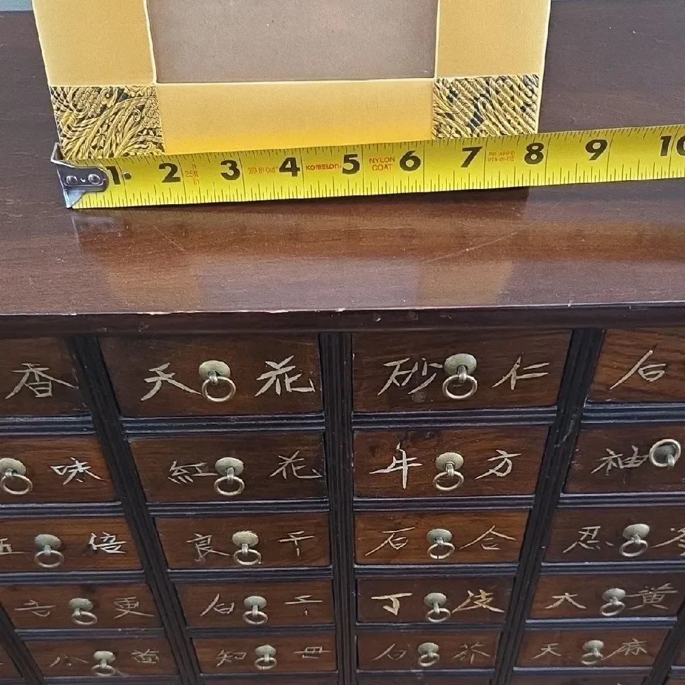 Elegant Gold Picture Frame